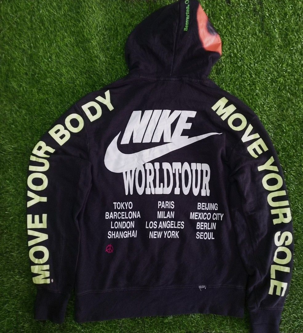 Nike worldtour hoodie Men s Fashion Coats Jackets and Outerwear