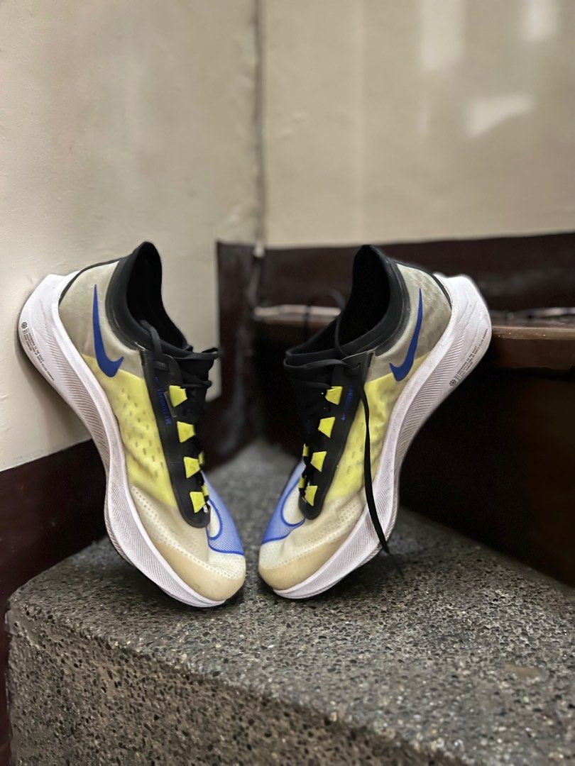nike zoom fly 3 running shoes