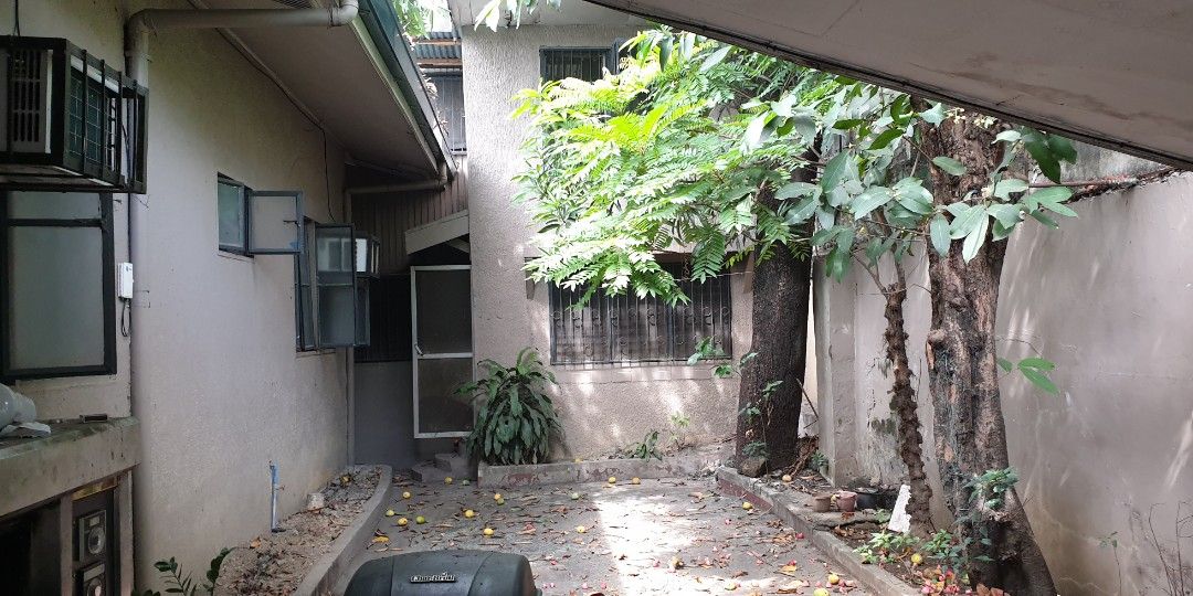 Old bungalow near Ateneo beside Monte Vista, Property, For Sale, House