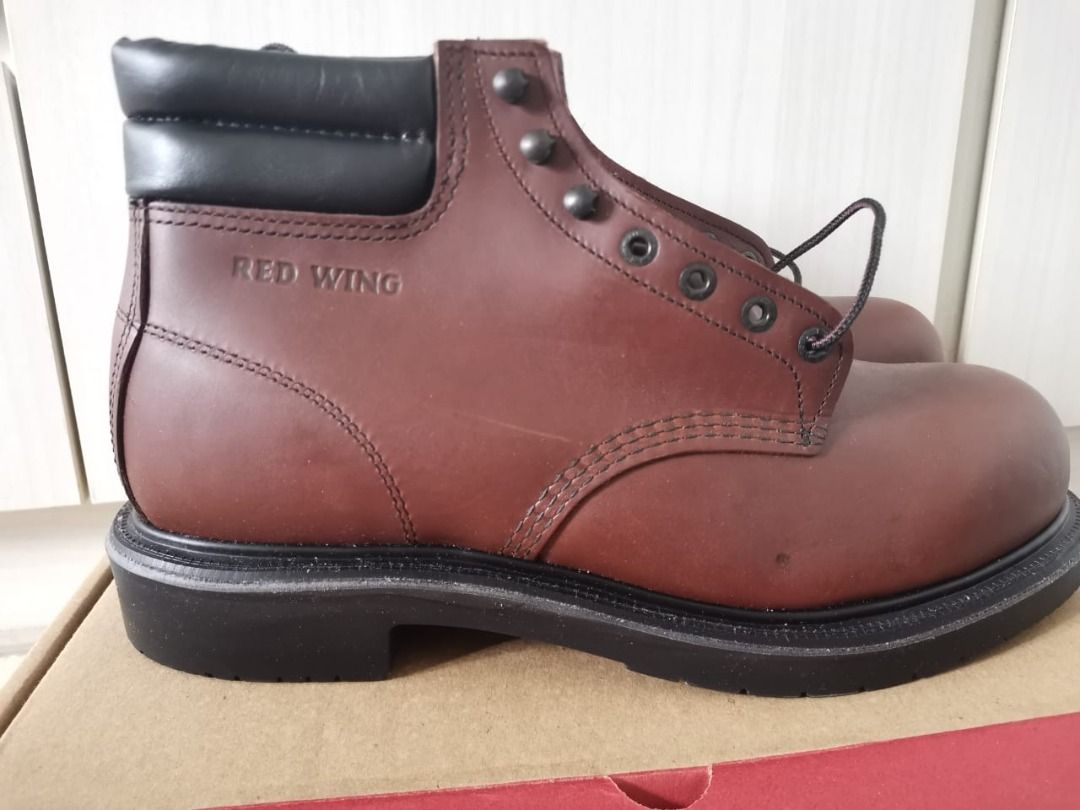 Red store wing 2245