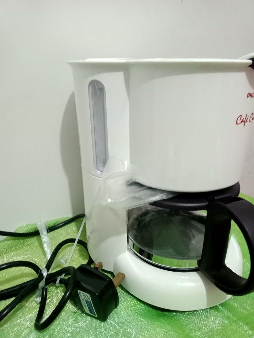 Philips Cafe Cino Coffe Maker (Category: Coffee Machines & Makers) located in Quezon City. Submitted by mhoniqvela04 (Listing ID 1239235430, Image 2). Description: PHILIPS CAFE CINO COFFEE MAKER☕☕ Market price: 3,629 pesos Selling for only 1,200 pesos Brandnew and 100% working✅ No issue✅ No box✅ Color:White Dimensions (L x W x H) 21*17.5 *24 mm Weight appliance: 1.1 kg Technical specifications Power: 750 W Capacity : 0.625/4-6 Litres / cups Brewi