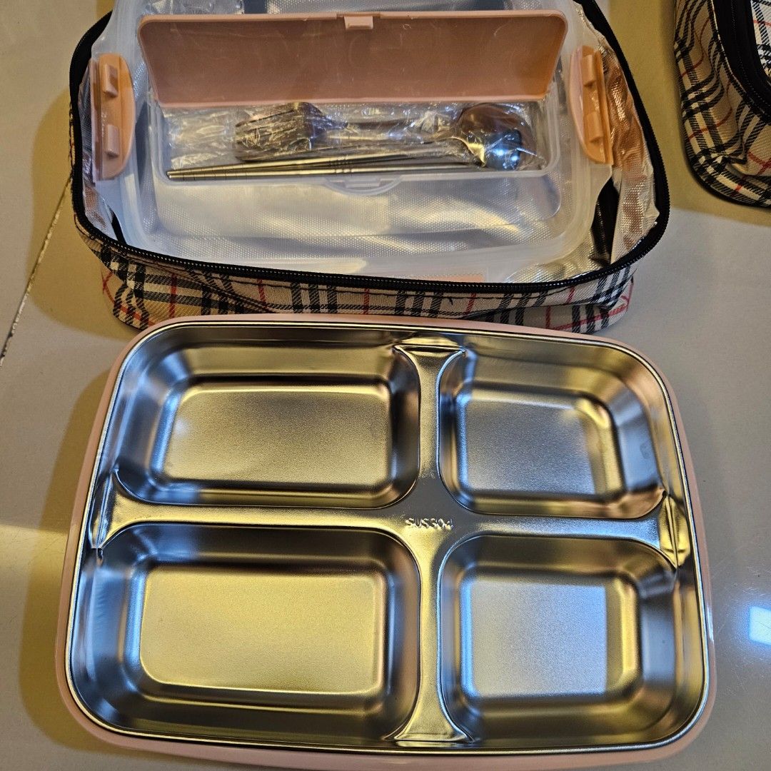 https://media.karousell.com/media/photos/products/2023/6/24/pink_lunch_box_304_stainless_s_1687590236_0a0714b3_progressive.jpg