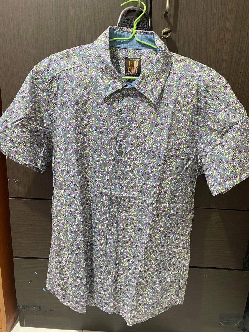 Polo (Category: Tshirts & Polo Shirts) located in Singapore. Submitted by clarkeyboy (Listing ID 1239190880, Image 3). Description: Selling this prelove polo; wear only once. Like bnew.
