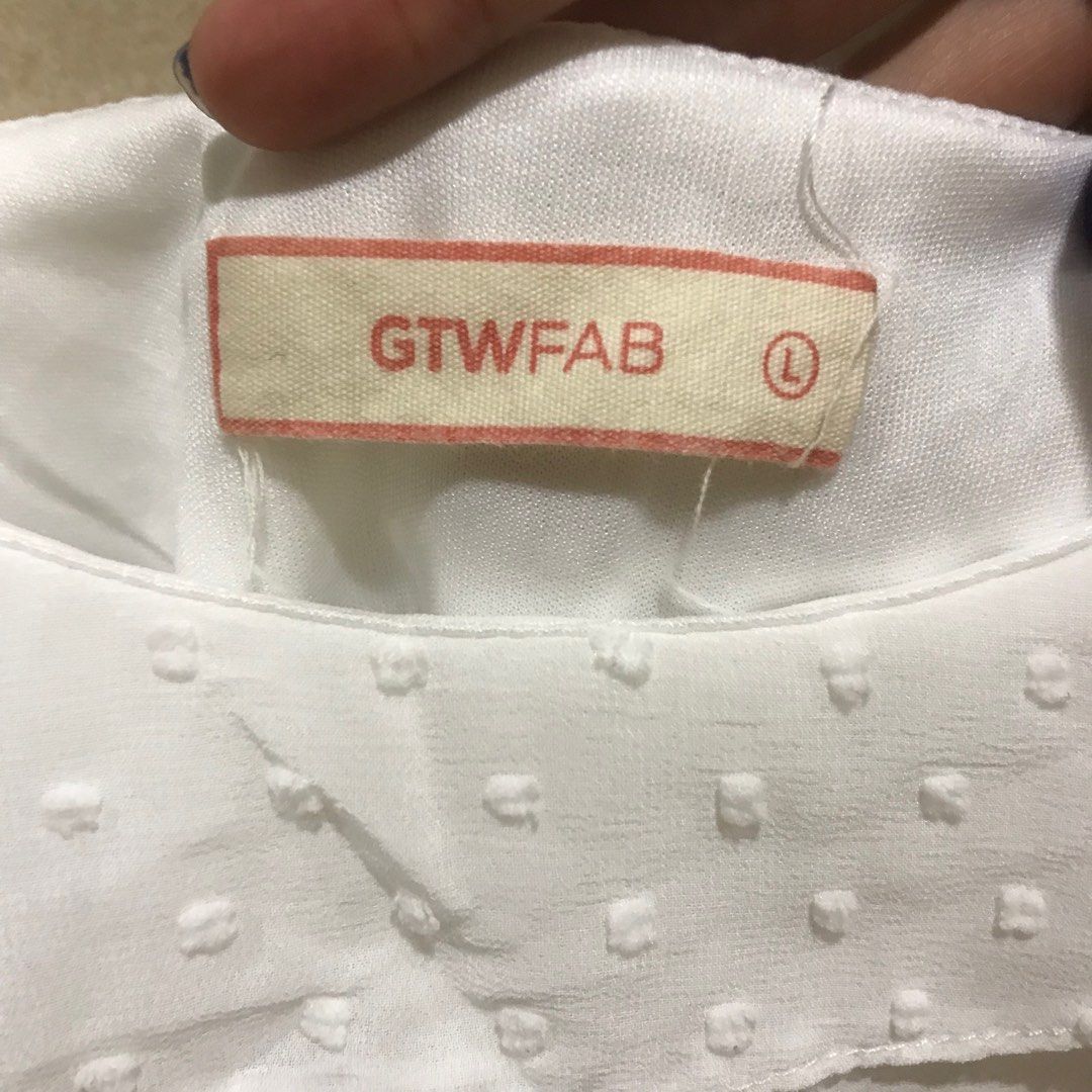 Pre-loved Coordinates (Category: Sets or Coordinates) located in Manila. Submitted by sfmbj (Listing ID 1239285682, Image 2). Description: Selling my pre-loved coordinates for PHP 250! Used only once for a debut party. Size is large but can also fit medium. RFS: Decluttering :) Message me for more pictures!.