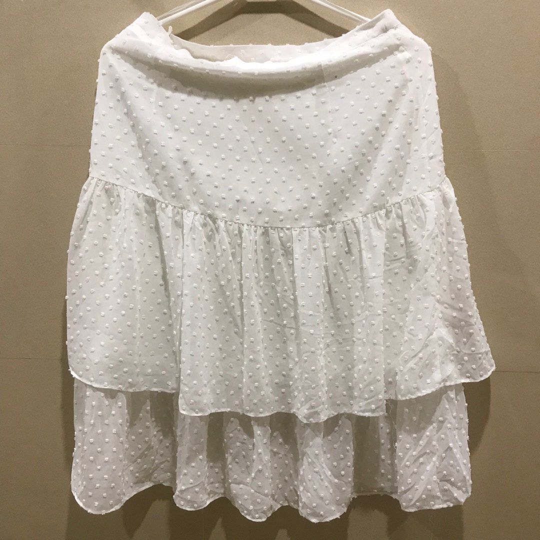 Pre-loved Coordinates (Category: Sets or Coordinates) located in Manila. Submitted by sfmbj (Listing ID 1239285682, Image 3). Description: Selling my pre-loved coordinates for PHP 250! Used only once for a debut party. Size is large but can also fit medium. RFS: Decluttering :) Message me for more pictures!.