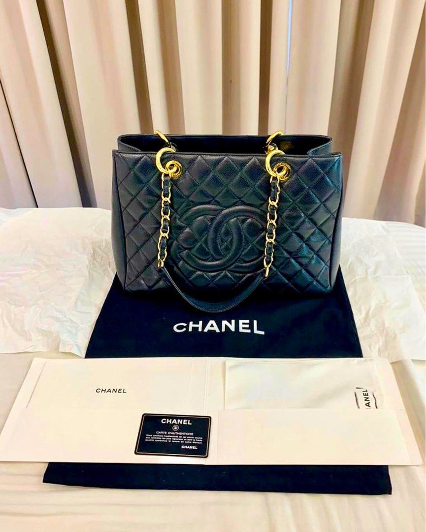 **RARE** CHANEL GST Caviar GHW (Category: Luxury Bags & Wallets) located in Mandaluyong City. Submitted by stylists0wn (Listing ID 1239189151, Image 2). Description: “Every Chanel-lover’s must-have!” Selling low for only 180,000 Condition: LIKE NEW (9/10) Complete Inclusions 100% Authentic Money Back Guarantee Store Bought in Seoul, S. Korea RFS: Barely Used #yourstylist #yourshopper #shopasyourstylist #yourownstylistshopper #stylistshopper #shop
