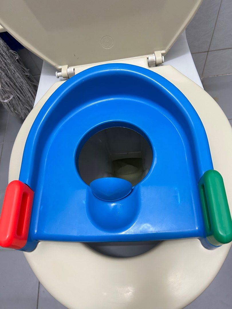 Safety 1st Potty Training Seat. Potty trainer. Potty seat, Babies