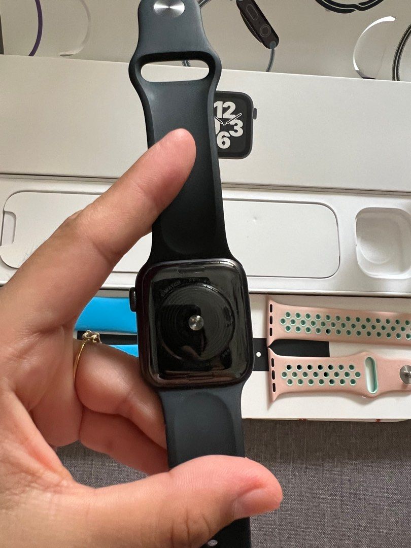 Apple watch se used for sale deals