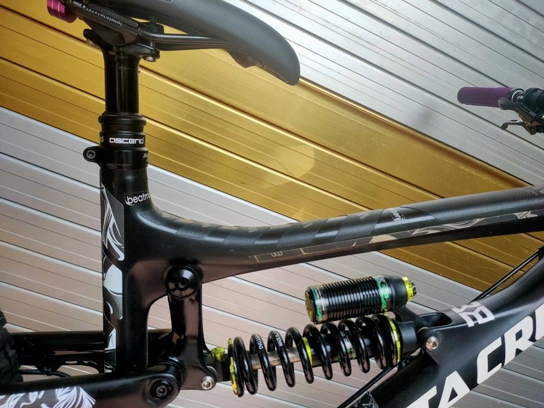 Santa cruz 2024 nomad usada