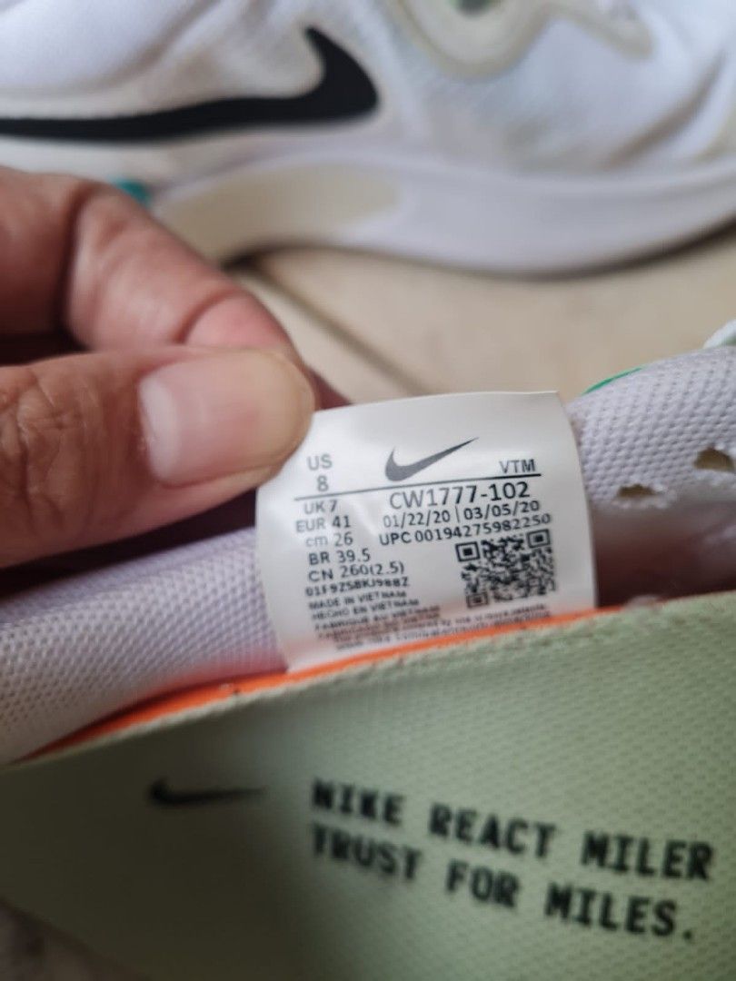 harga sepatu nike react miler