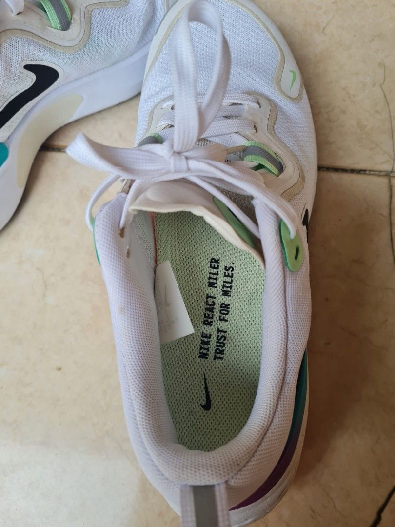 harga sepatu nike react miler