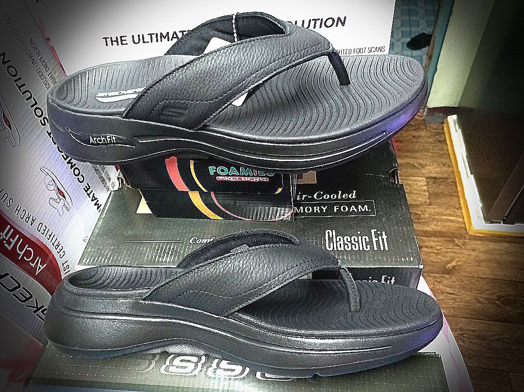 Skechers go walk Arch fit sandals size 12 US men s Men s