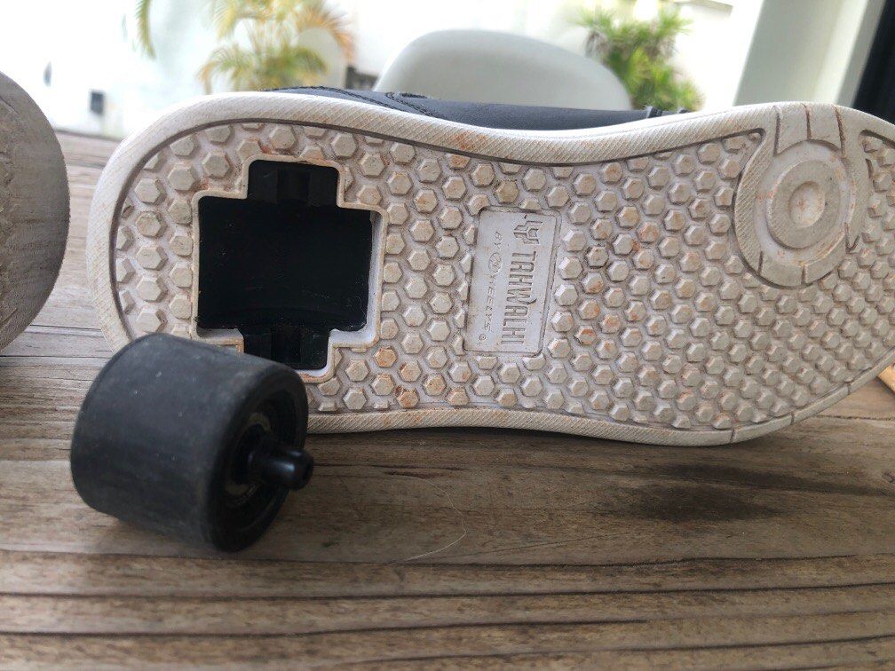 Rebel roller shoes top