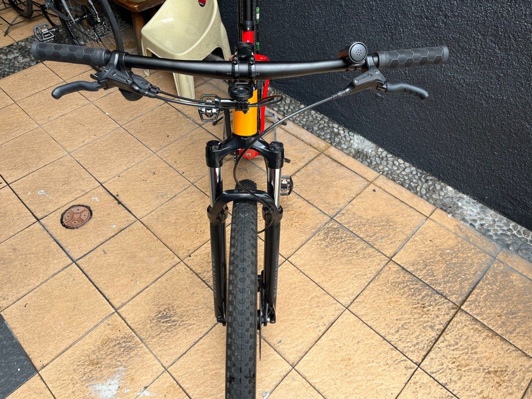 Specialized rockhopper vs discount trek marlin 7
