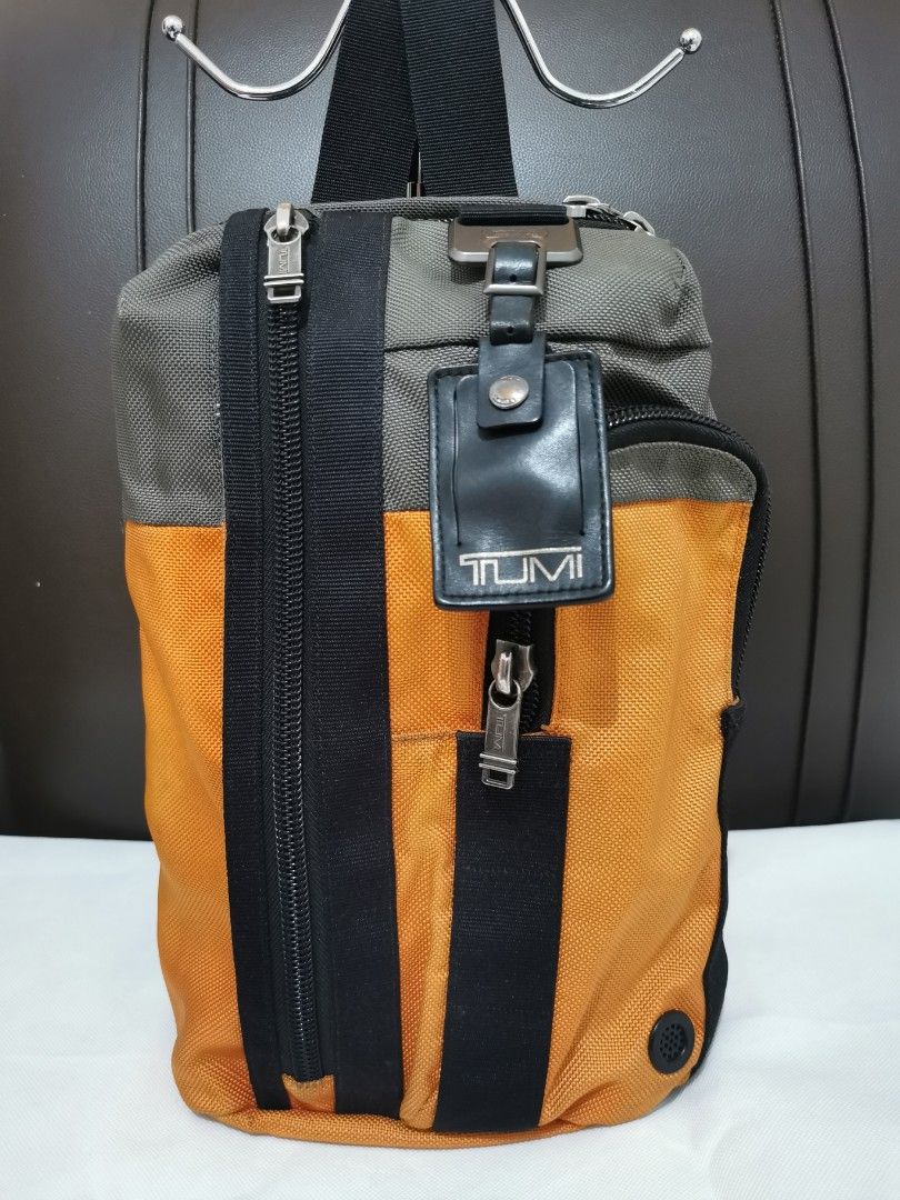 Tumi morado nylon sling pack outlet