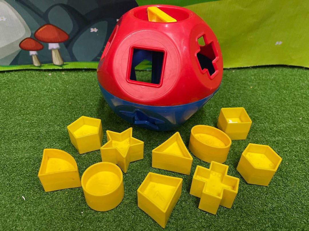TUPPERWARE SHAPE SORTER, Hobbies & Toys, Toys & Games on Carousell