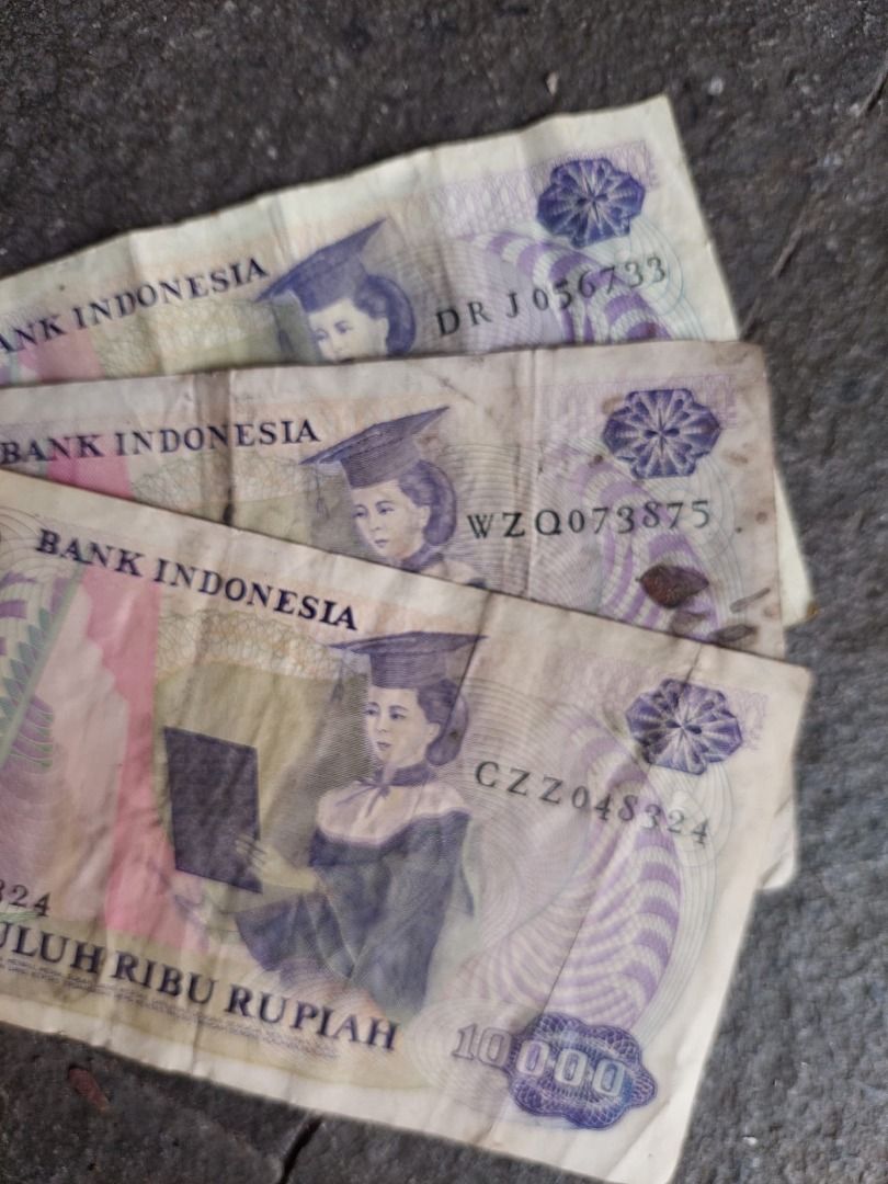 Uang Kertas Kuno 10000 Rupiah 1985 Kartini 3 Lembar Used Antik Uang