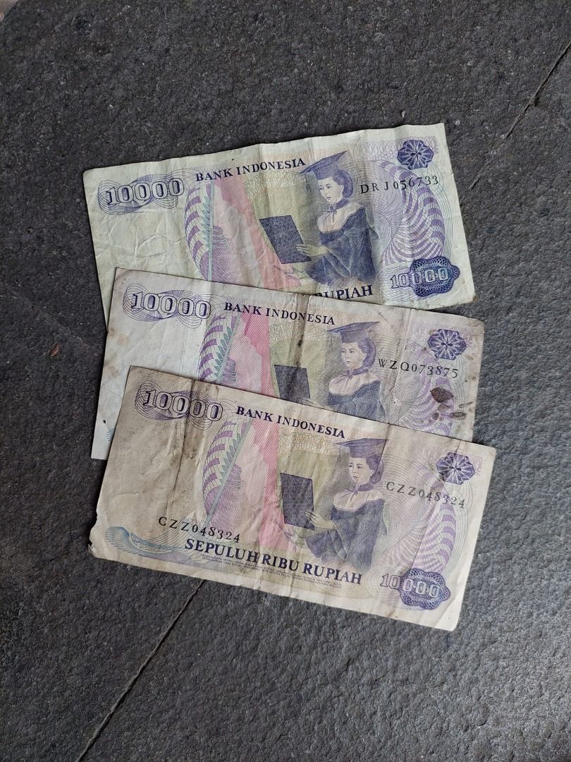 Uang Kertas Kuno 10000 Rupiah 1985 Kartini 3 Lembar Used Antik Uang