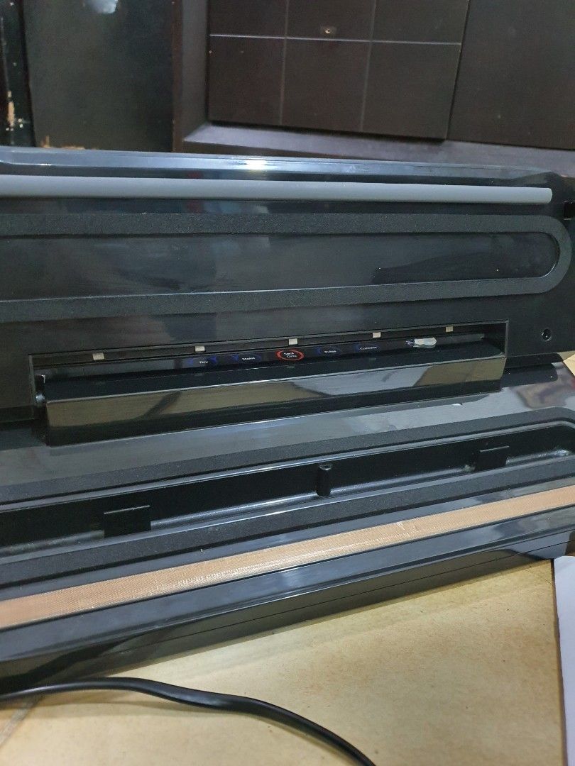 VACUUM SEALER Krisbow on Carousell
