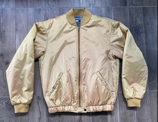 (Category: ) located in . Submitted by atariprelovedclothing (Listing ID 1239165627, Image 1). Description: .