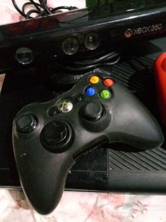 Xbox 360 E PAL with kinect
