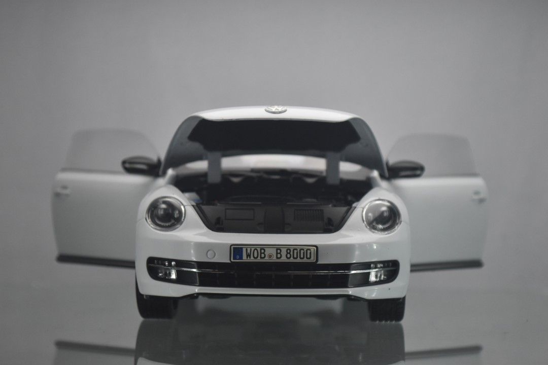 Miniature VW New Beetle 2012 - WELLY à L'échelle 1/18 - État Comme Neuf Avec Boîte