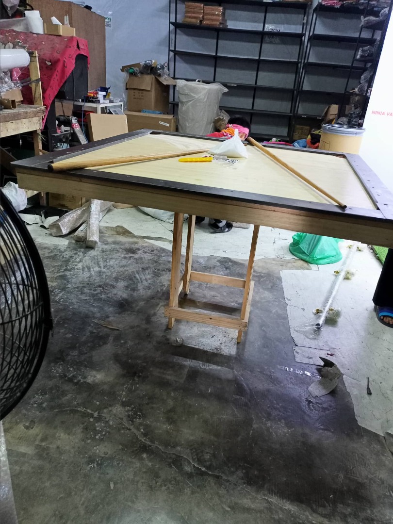 4x4 Feet Rotating Pool Table, Sports Equipment, Sports & Games