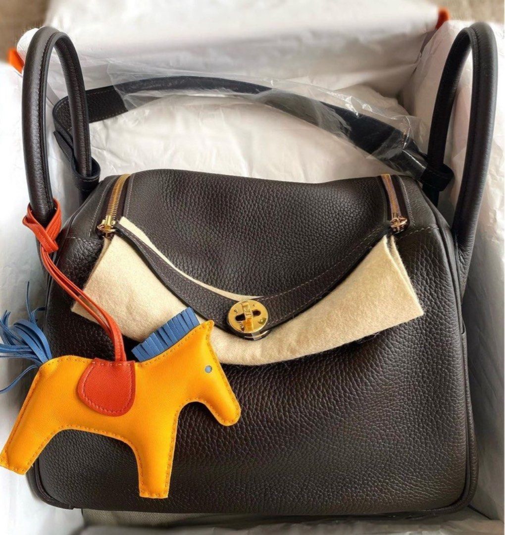 Hermes Lindy 30” Gold in GHW , Women's Fashion, Bags & Wallets, Shoulder  Bags on Carousell