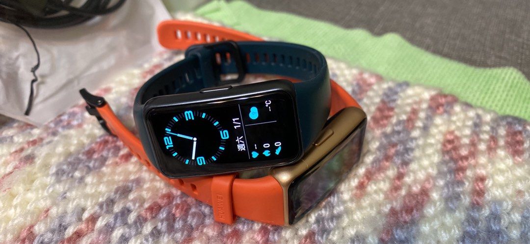 華為 HUAWEI Band 6 智慧手環 FRA-B19 華為手錶 6 快樂血氧 24H偵測 , 手機及配件, 智慧穿戴裝置及智慧手錶在旋轉拍賣