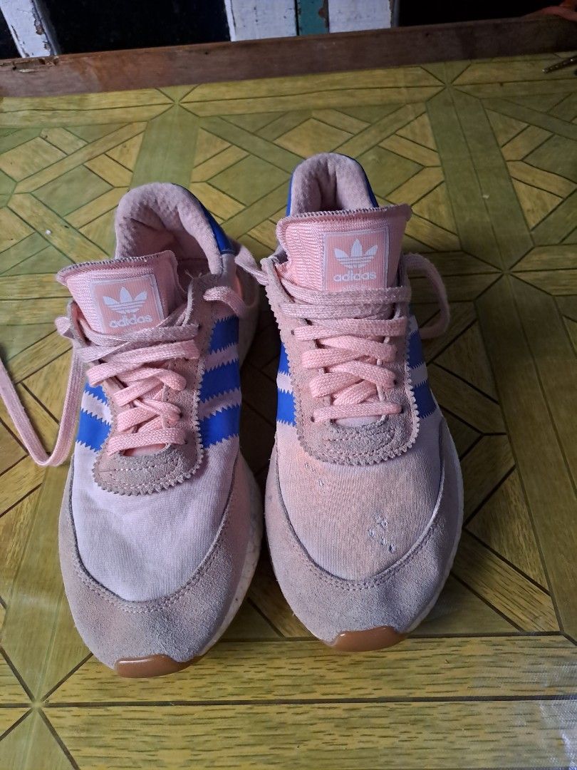Adidas iniki discount pink blue