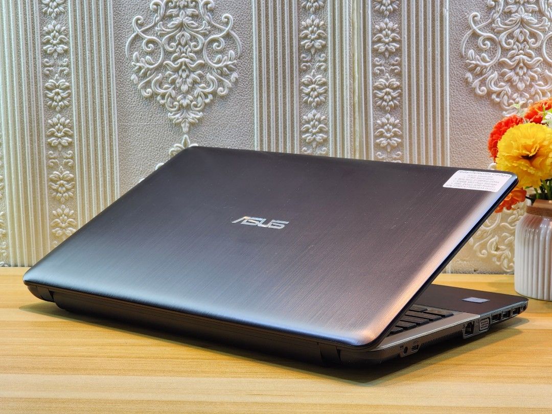 Asus SonicMaster X540UPR Core i7-8Th Gen 8Gb Ram 128Gb SSD AMD Radeon ...