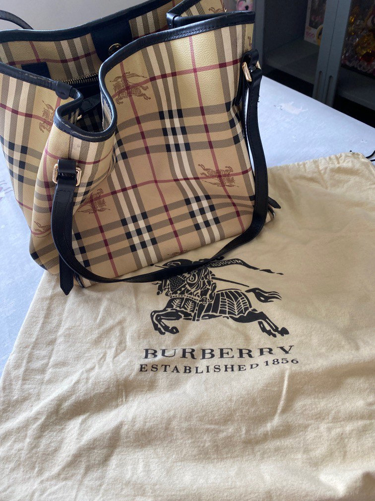 💯 Authentic Burberry tote bag, Luxury, Bags & Wallets on Carousell