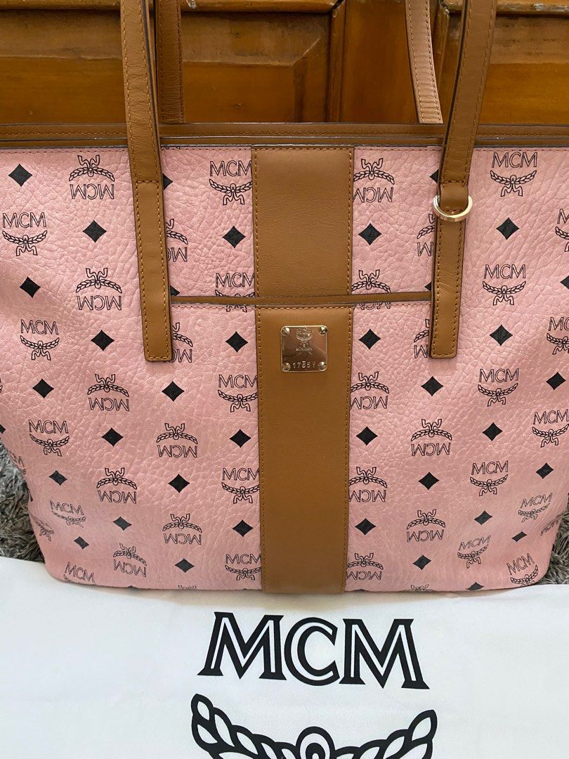 Authentic MCM Anya Shopper Tote MM (Category: Luxury Bags & Wallets) located in Manila. Submitted by msbelleph (Listing ID 1239414549, Image 2). Description: Comes with dustbag LOW BALLERS will NOT be entertained. Please be reasonable when haggling :) ▪️Meet up at Sun Mall Welcome Rotonda and SM San Lazaro only ▪️Grab Express or Lalamove ▪️Ships nationwide via LBC- COD/COP accepted ▪️Ships internationally via LBC/DHL MOP: BPI/Security Bank/GCash 