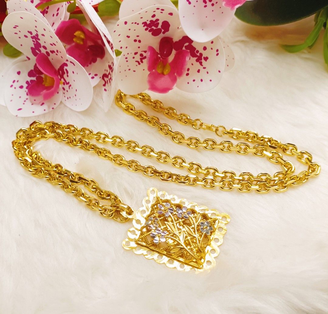 Gold necklace fashion jewelry discount