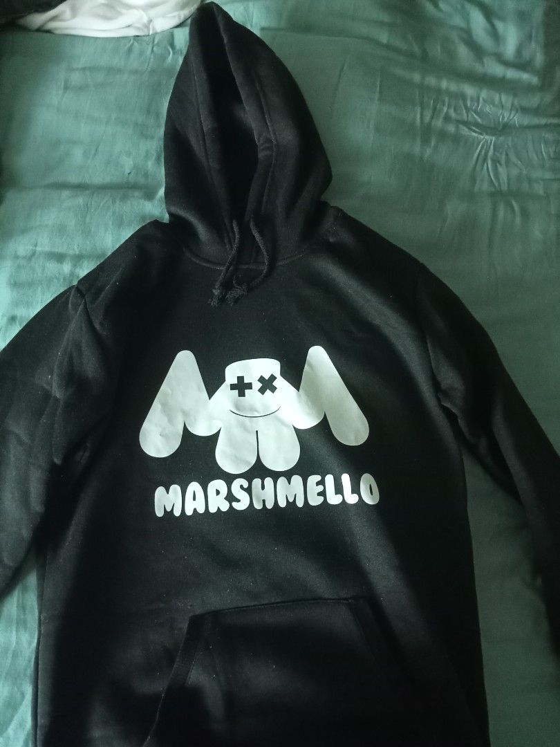 Black Hoodie Men s Fashion Coats Jackets and Outerwear on Carousell