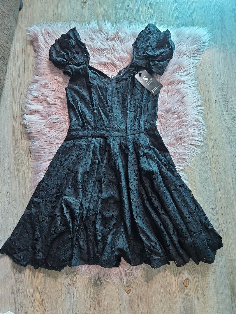 Black lace dress windsor sales