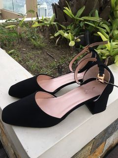 2 inches black heels