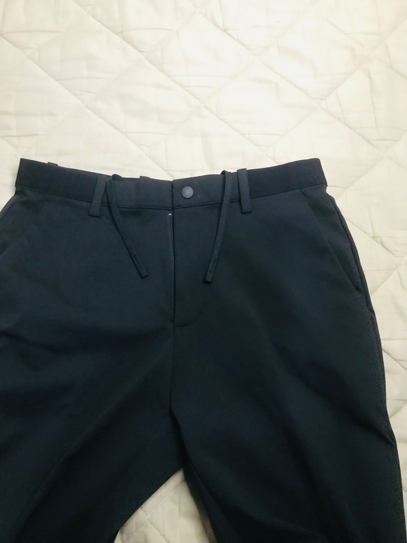 BLACK UNIQLO EZY ANKLE PANTS on Carousell