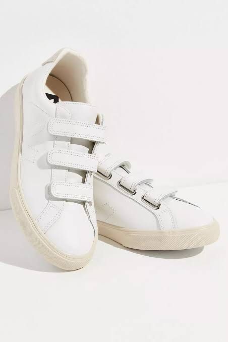 BRAND NEW AND ORIGINAL Veja Leather 3 Lock Extra White Velcro Size