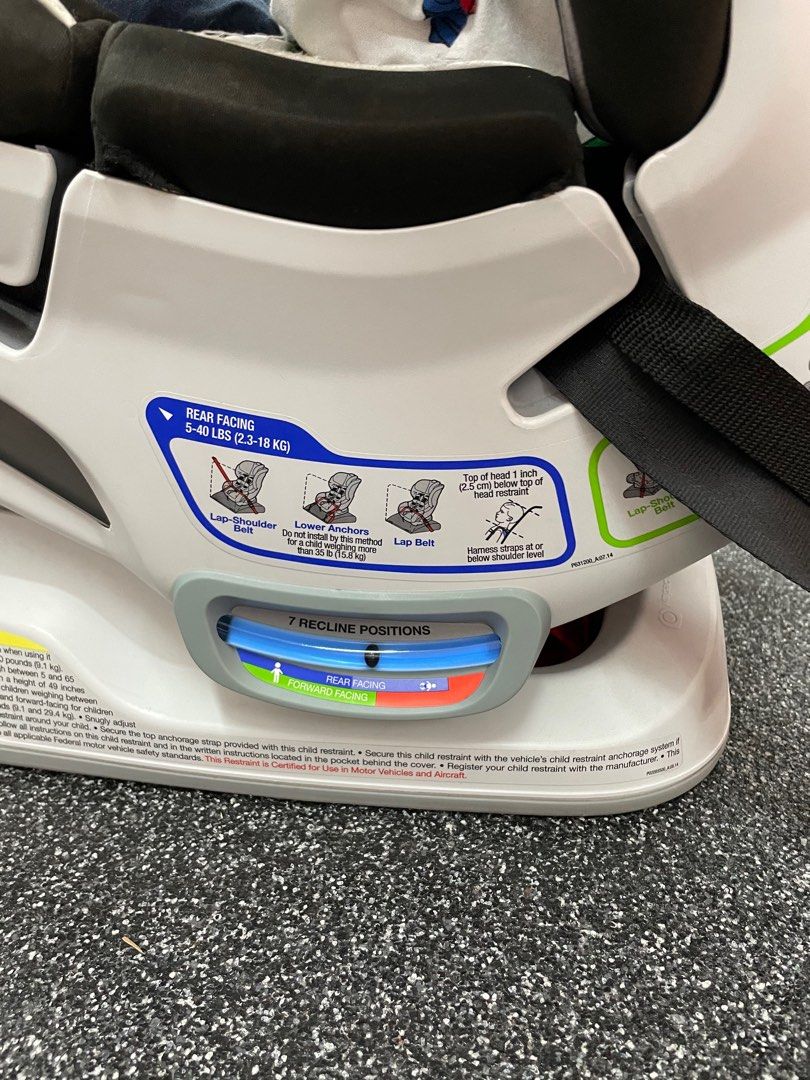 Britax rear facing car seat (2+ 18kg), Babies & Kids, Going Out, Car