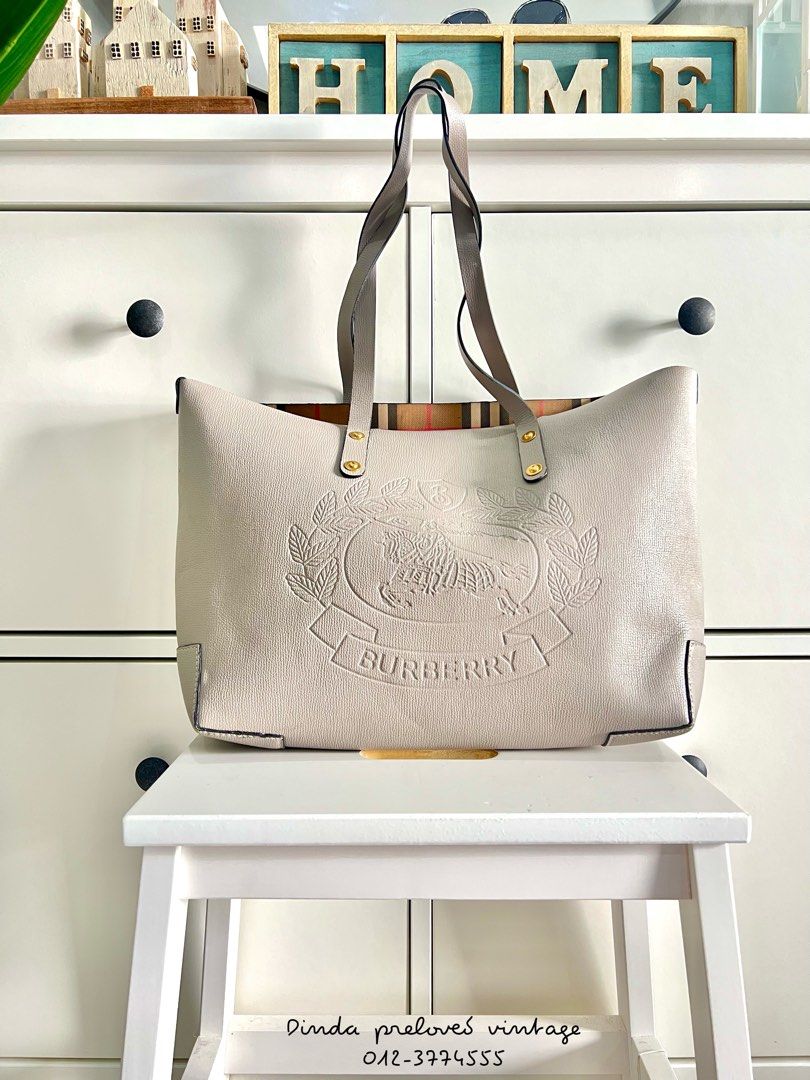 Burberry crest small leather tote bag hot sale