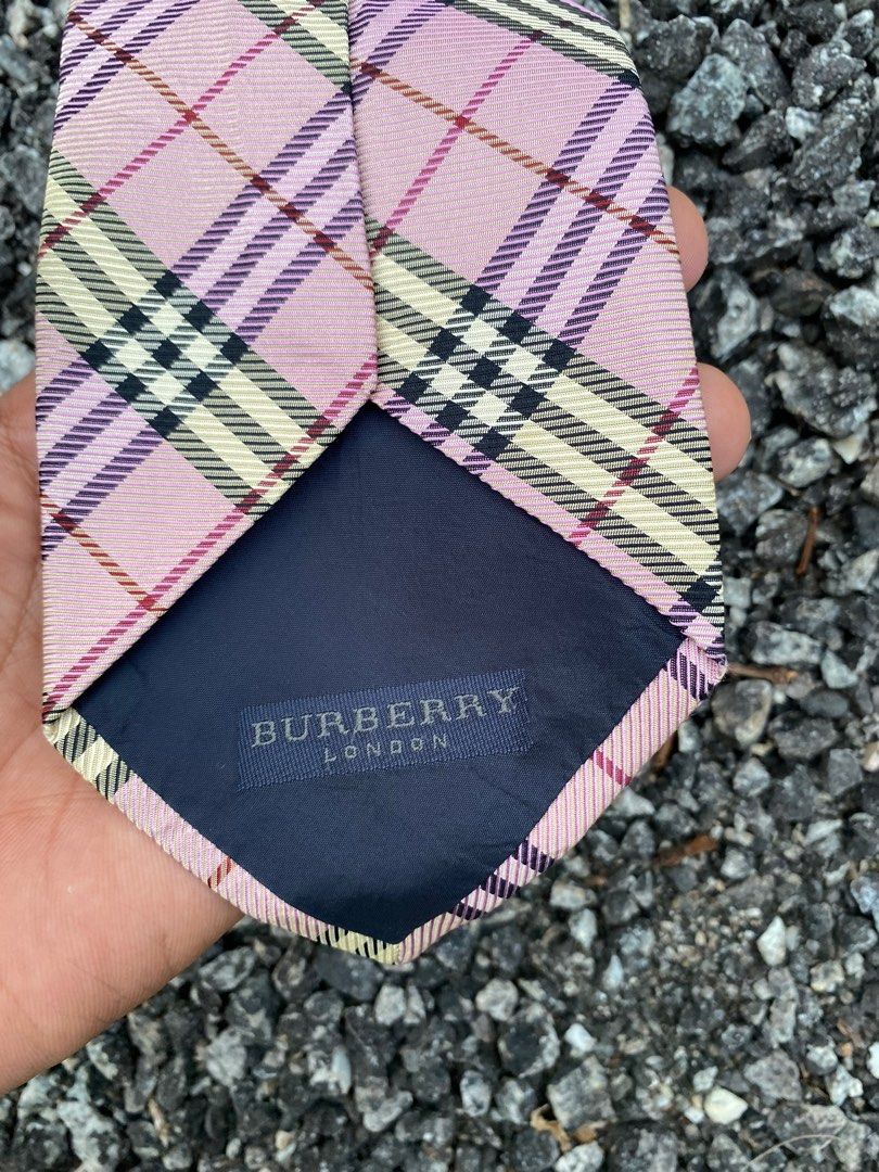 Pink burberry tie outlet