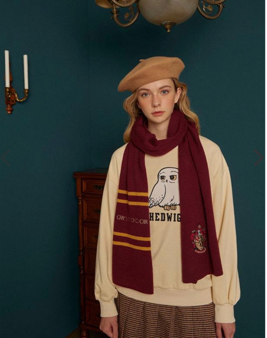 Caco Harry Potter聯名葛來分多徽章圍巾, 她的時尚, 手錶及配件, 其他