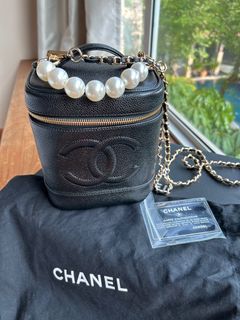 Chanel Tweed Bag with Wooden Handle and CC Logo, Luxury, Bags & Wallets on  Carousell