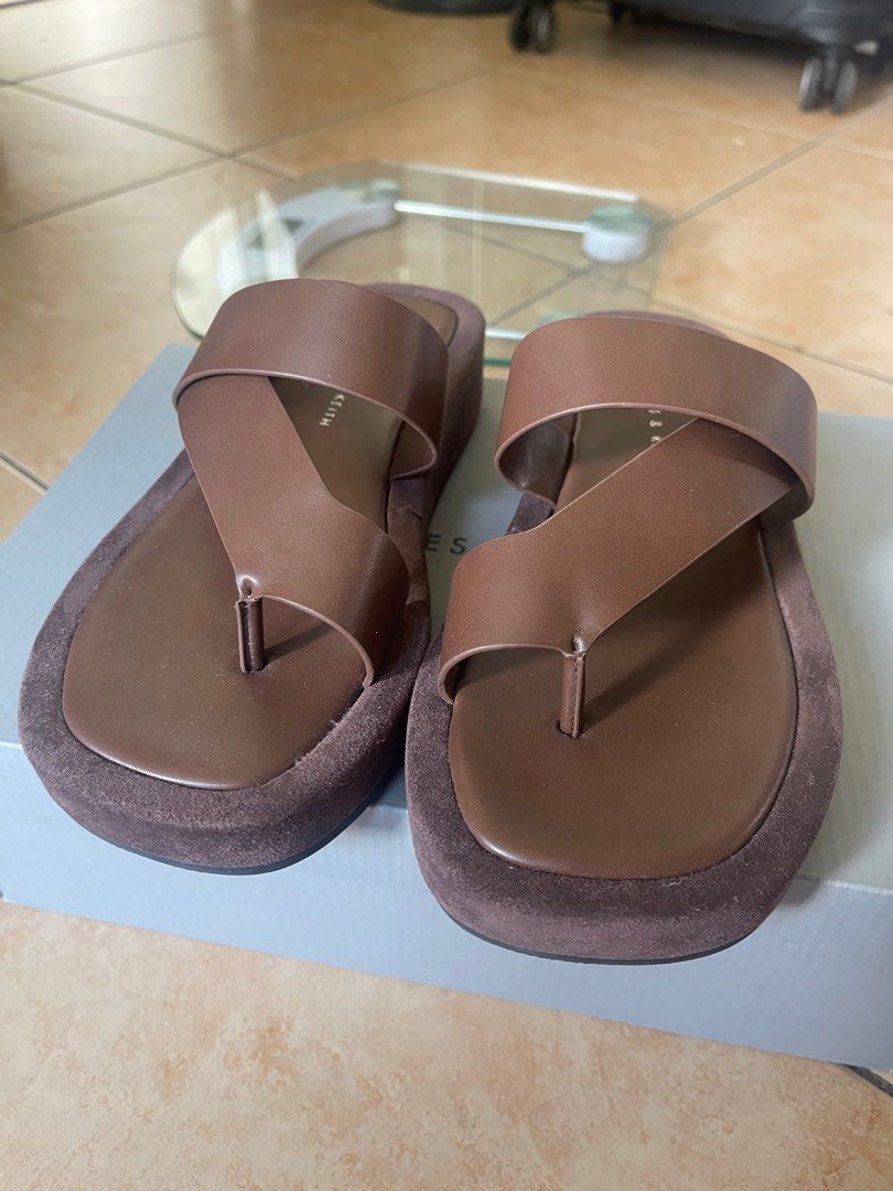 Charles & Keith sandals brandnew (Category: Flats & Sandals) located in Taguig. Submitted by hellomari (Listing ID 1239451974, Image 2). Description: Charles & Keith sandals BRANDNEW Size 5 With box and paperbag Bought at ₱2,895 Selling price P1,700 (negotiable).