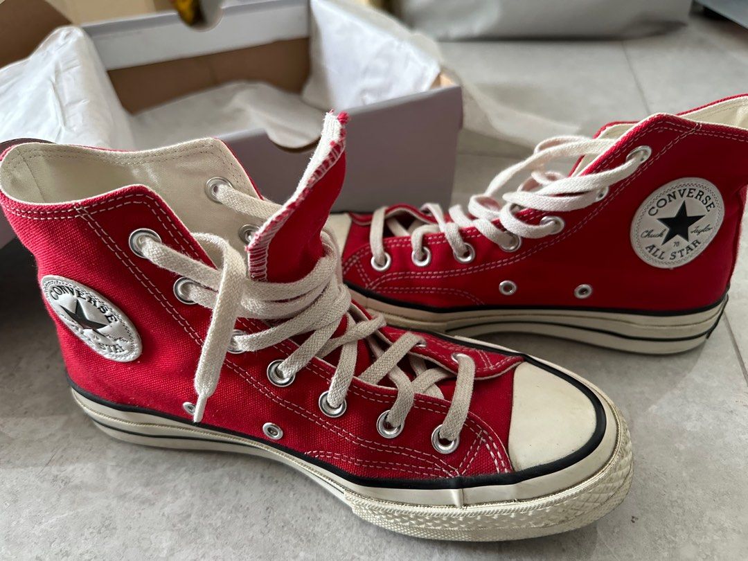 Converse red