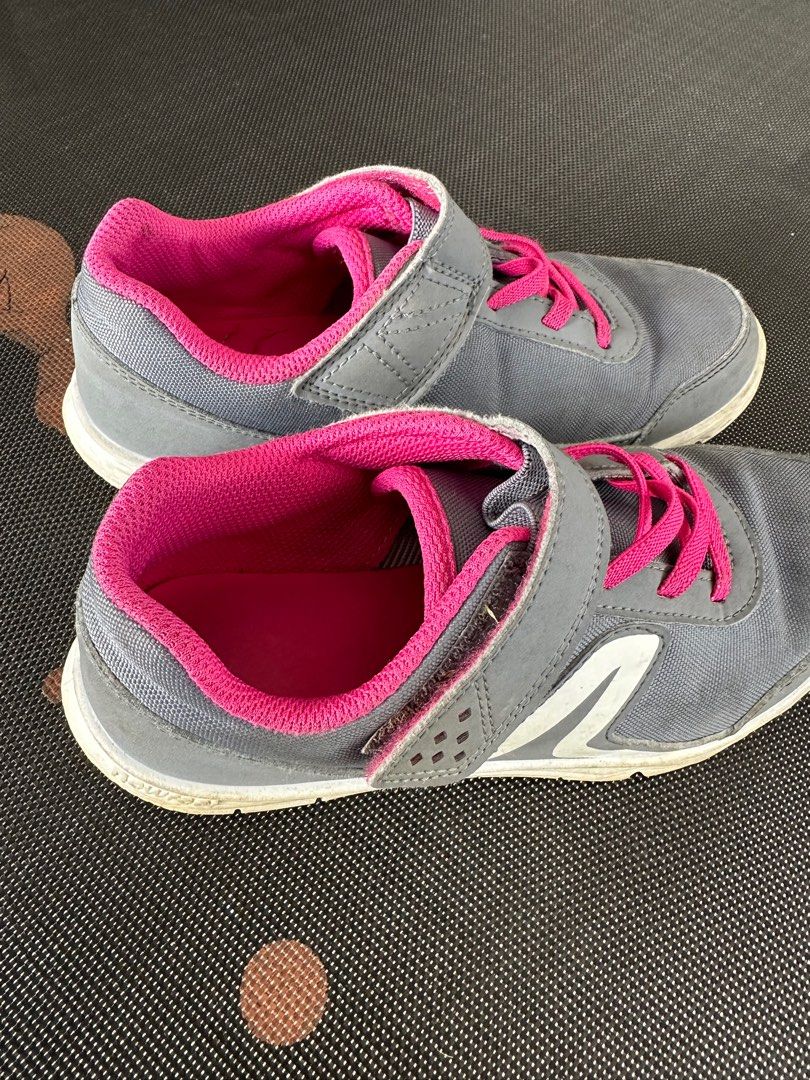 Decathlon on sale girls shoes