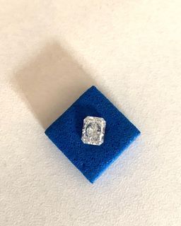 Diamond .90 rectangular modified brilliant GIA