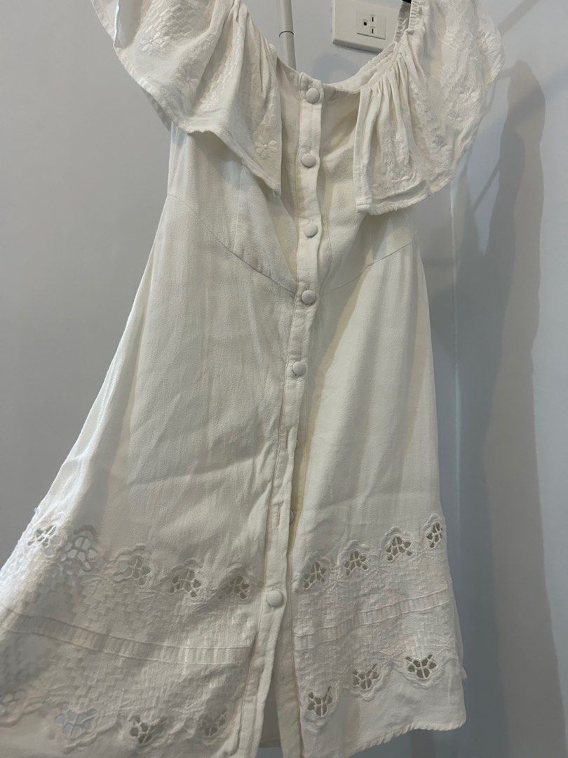 Eyelet dress by Design Lab collection (Category: Dresses) located in Calamba. Submitted by fromynes (Listing ID 1239417911, Image 3). Description: Size S Shopee checkout available.