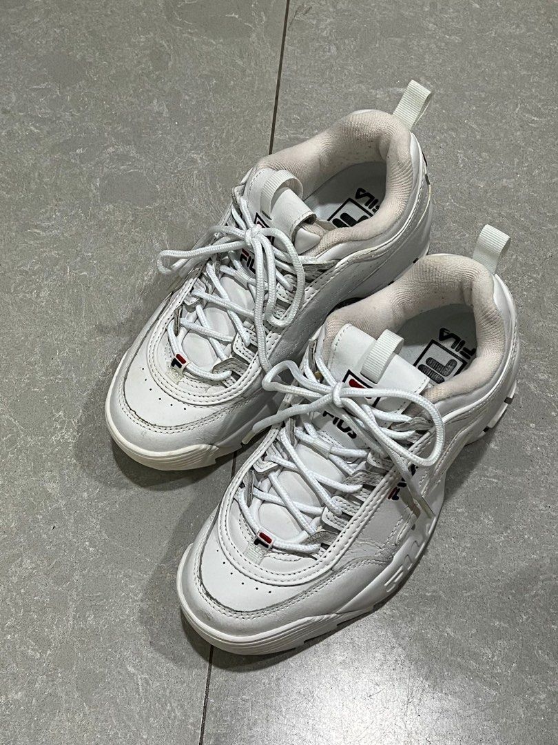 Aesthetic fila deals shoes